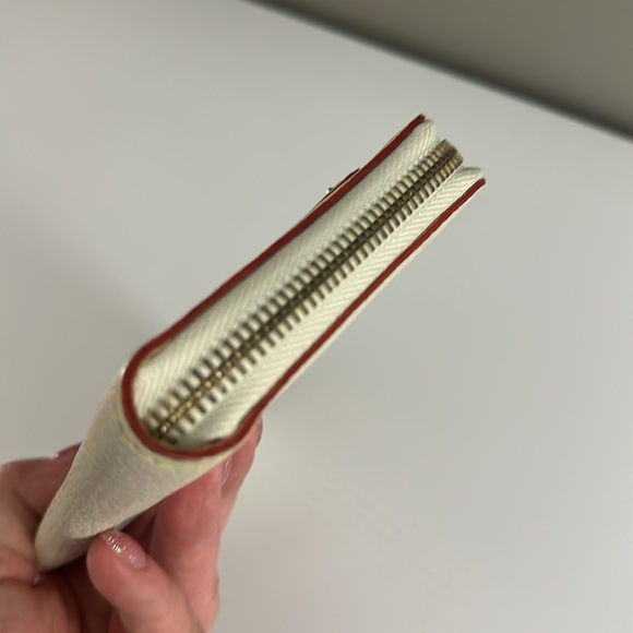 Auth Vuitton Suhali Zippy Zip Around Clutch Wallet in White! - Picture 10 of 10